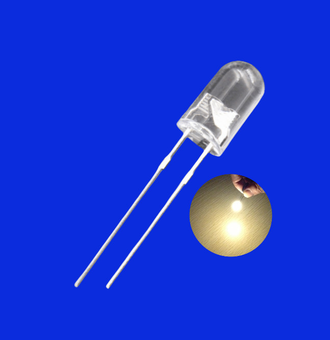 0.5W 5mm LED Light Emitting Diode 2700K Warm White Color 25000-35000mcd Clear Lens For Illumination