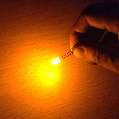 5mm LED Light Emitting Diode 600nm Orange Color 10000mcd Clear Lens Round Shape With Flange