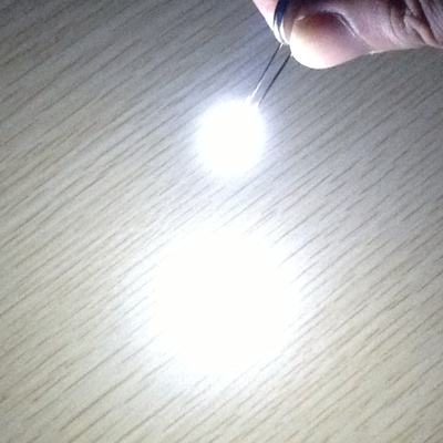 5mm LED Diode 7000-9000K White Color 120deg Beam Angle 8-10LM Round Clear Lens