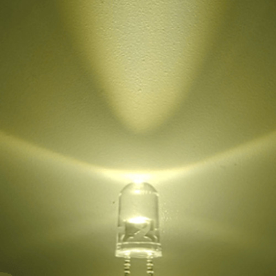 5mm Warm White Color 2700-3500K 1500-2500mcd Round Clear Lens Candle Flickering Flashing LED Diode